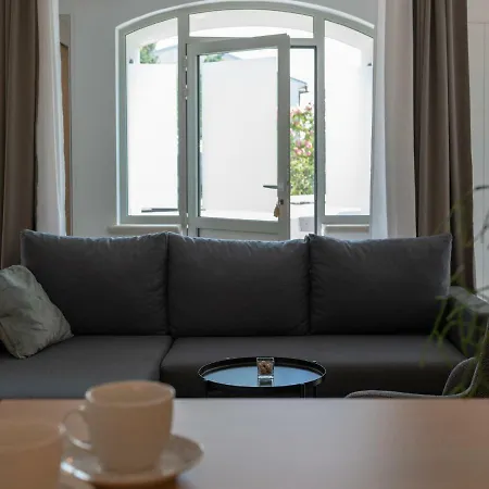 Profondo 아파트 풀라